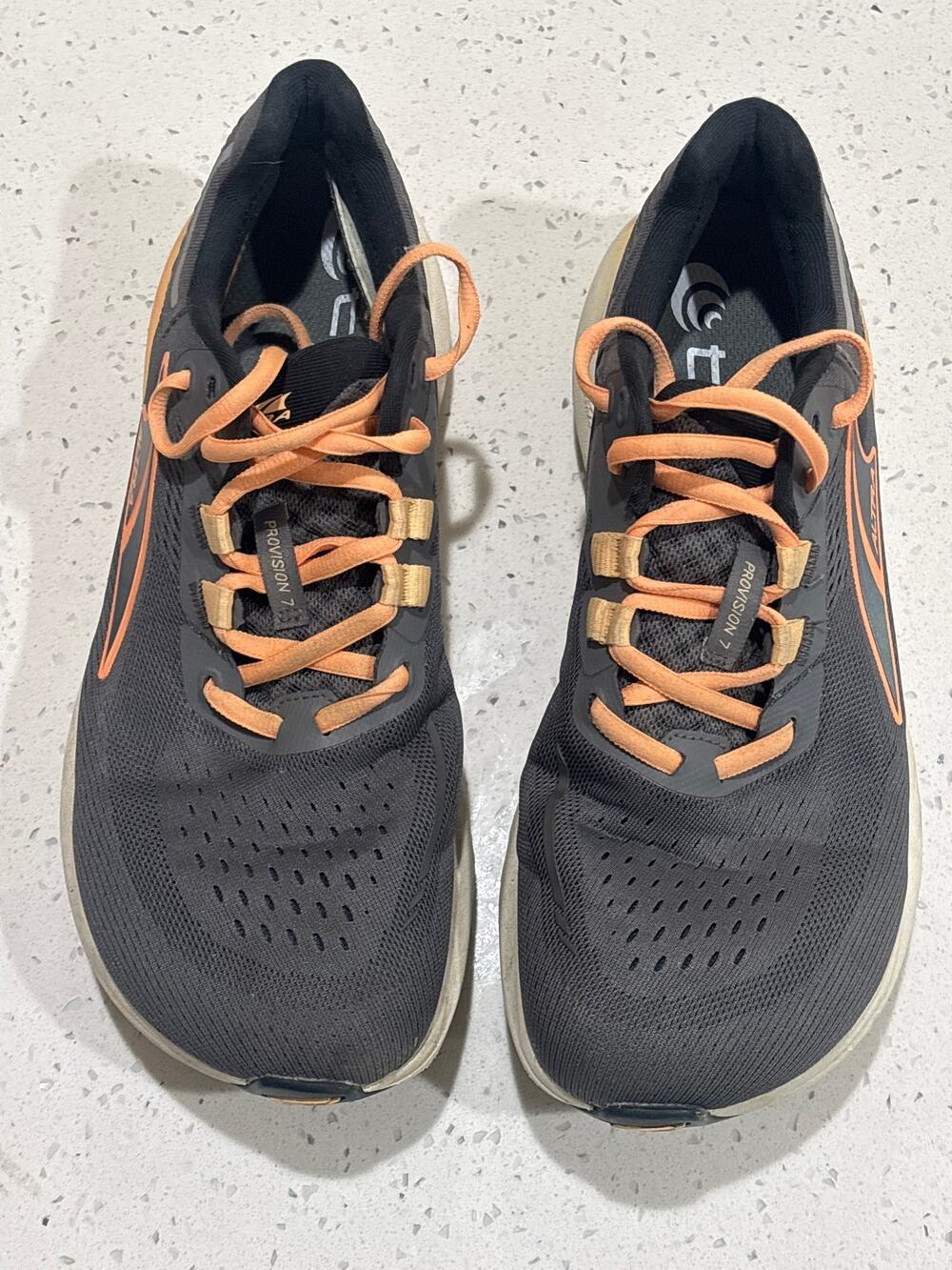 Women’s 9.5 Altra Sneakers